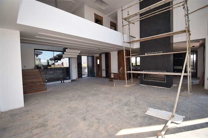 فيلا 7+1 في دوشيمالتي-منطقة أنطاليا 