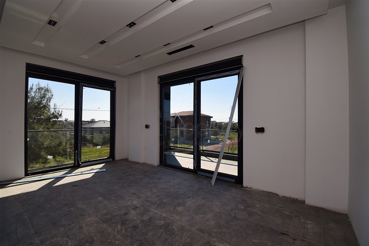 فيلا 7+1 في دوشيمالتي-منطقة أنطاليا 