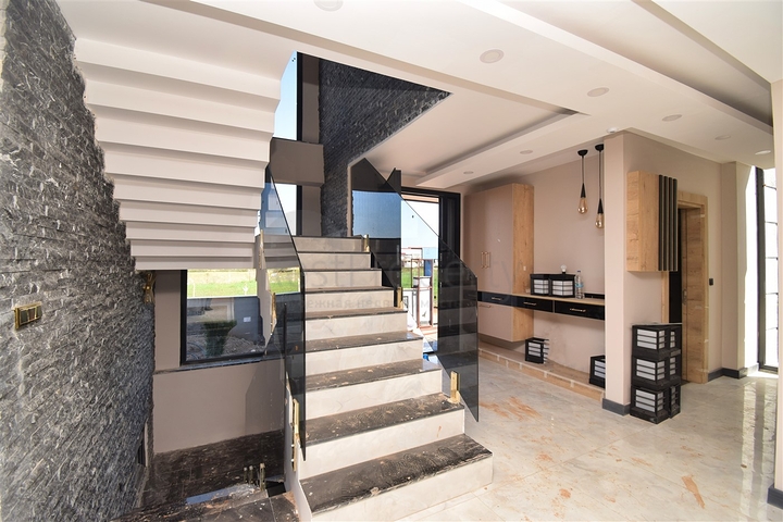 فيلا 5+1 في دوشيمالتي-منطقة أنطاليا 