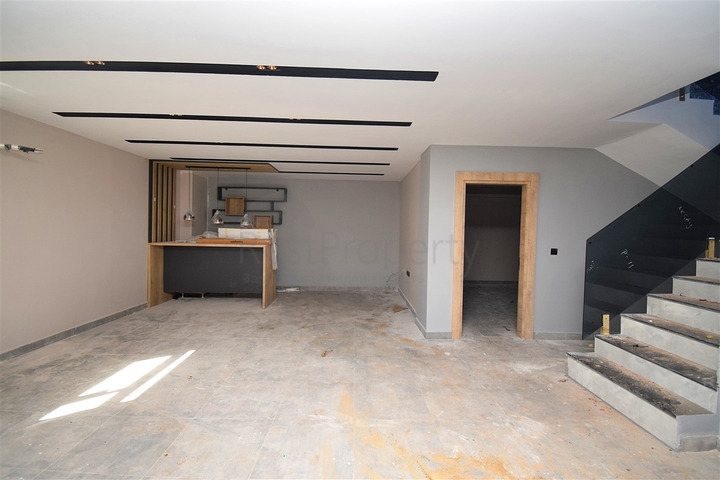 فيلا 5+1 في دوشيمالتي-منطقة أنطاليا 