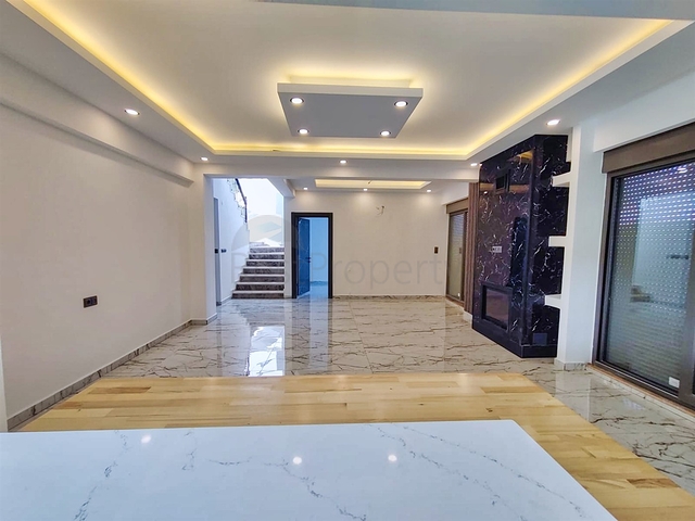 فيلا 3 + 1 في منطقة بيليك أنطاليا 