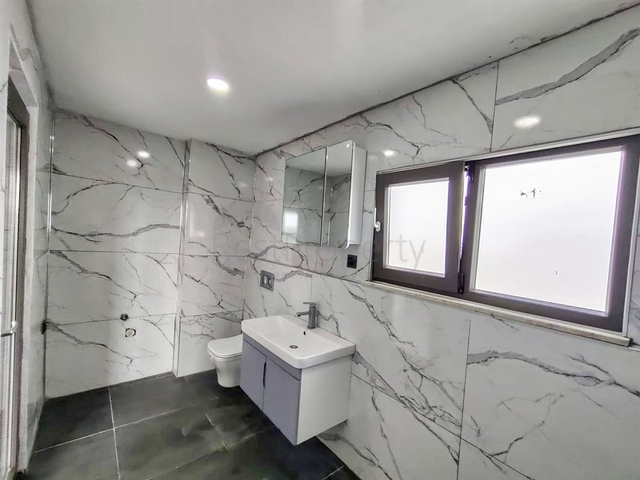 فيلا 3 + 1 في منطقة بيليك أنطاليا 