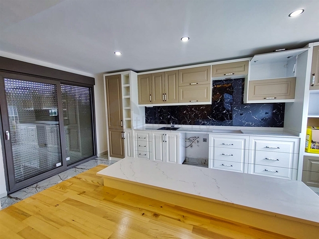 فيلا 3 + 1 في منطقة بيليك أنطاليا 