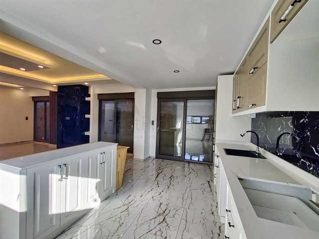 فيلا 3 + 1 في منطقة بيليك أنطاليا 