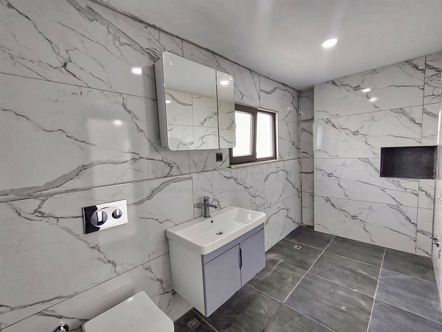 فيلا 3 + 1 في منطقة بيليك أنطاليا 