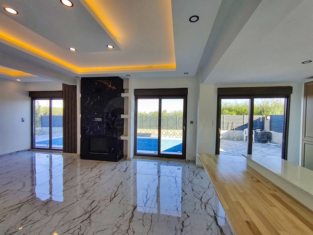 فيلا 3 + 1 في منطقة بيليك أنطاليا 