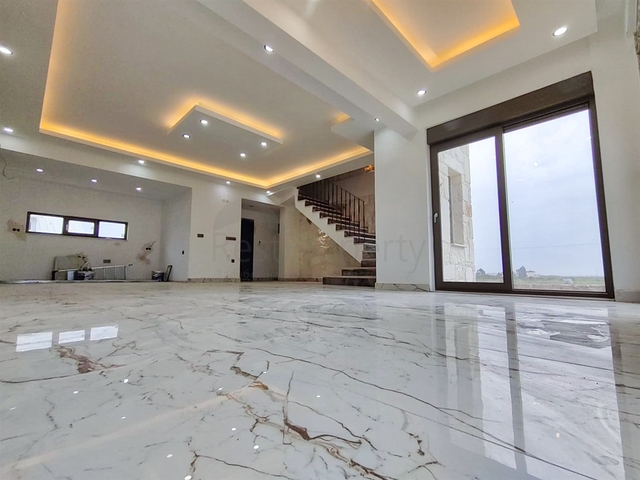 فيلا 4 + 1 في منطقة بيليك أنطاليا 