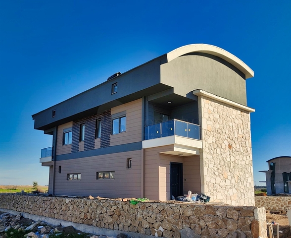 فيلا 4 + 1 في منطقة بيليك أنطاليا 