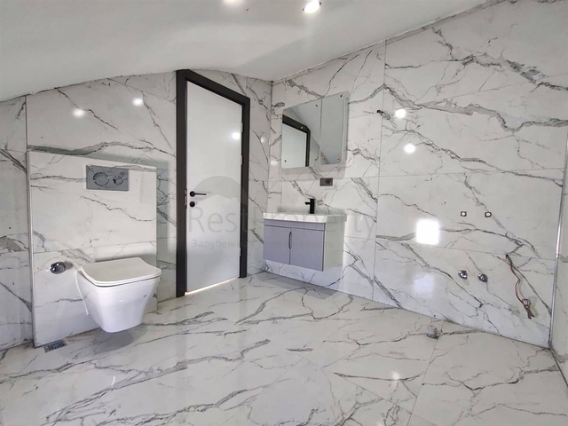 فيلا 4 + 1 في منطقة بيليك أنطاليا 