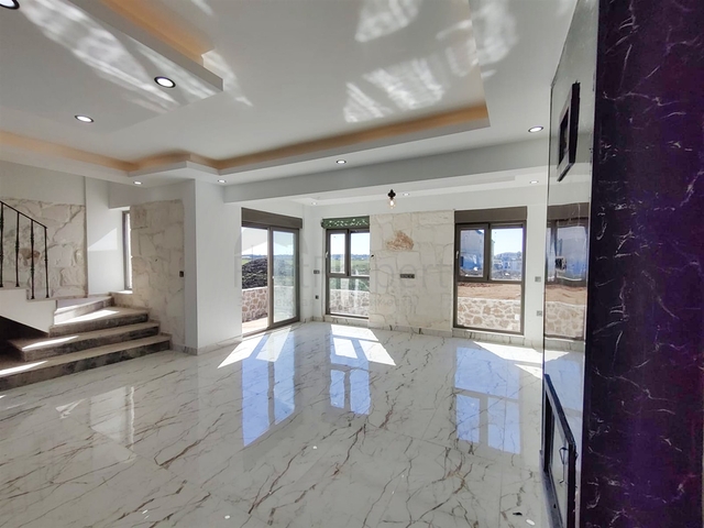 فيلا 4 + 1 في منطقة بيليك أنطاليا 