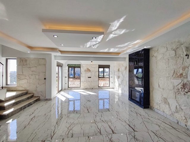 فيلا 4 + 1 في منطقة بيليك أنطاليا 