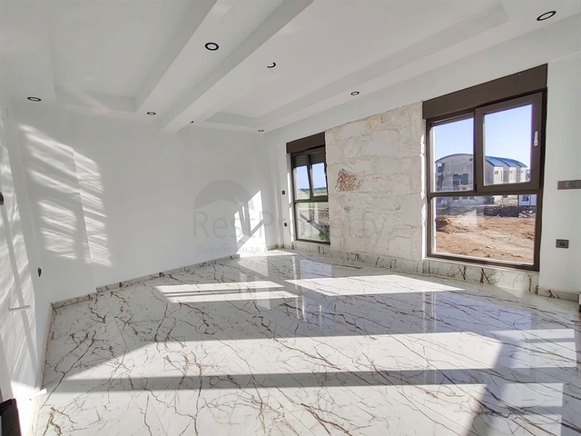 فيلا 4 + 1 في منطقة بيليك أنطاليا 