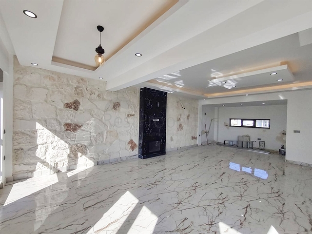 فيلا 4 + 1 في منطقة بيليك أنطاليا 