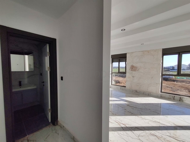 فيلا 4 + 1 في منطقة بيليك أنطاليا 