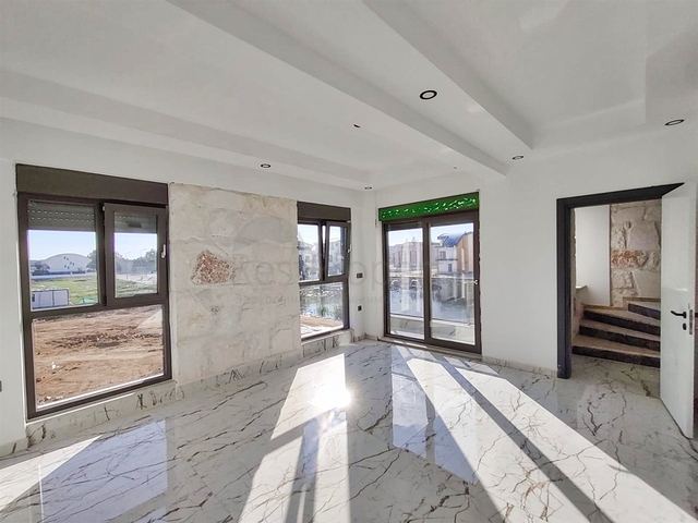 فيلا 4 + 1 في منطقة بيليك أنطاليا 