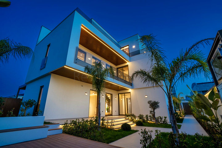 فيلا 4+2 في ألتينكال - حي أنطاليا 