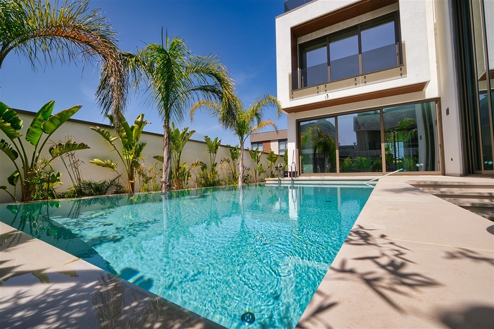 فيلا 4+2 في ألتينكال - حي أنطاليا 