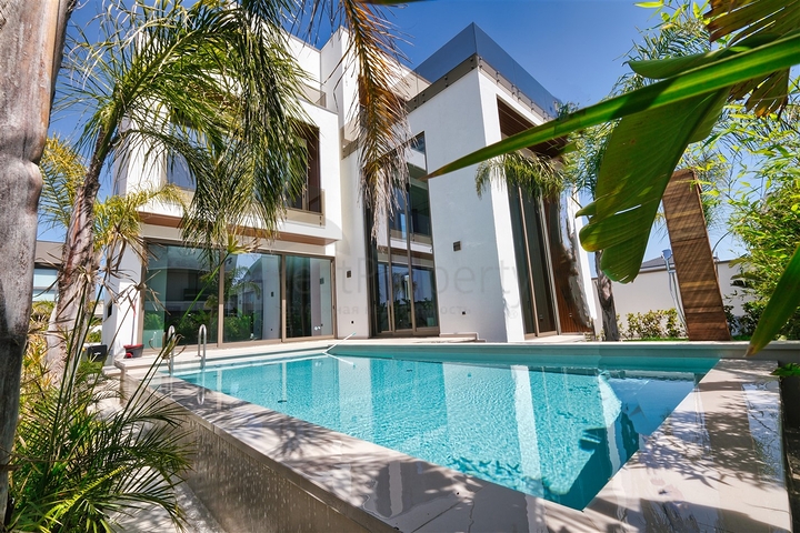 فيلا 4+2 في ألتينكال - حي أنطاليا 