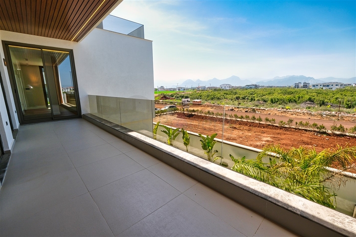 فيلا 4+2 في ألتينكال - حي أنطاليا 