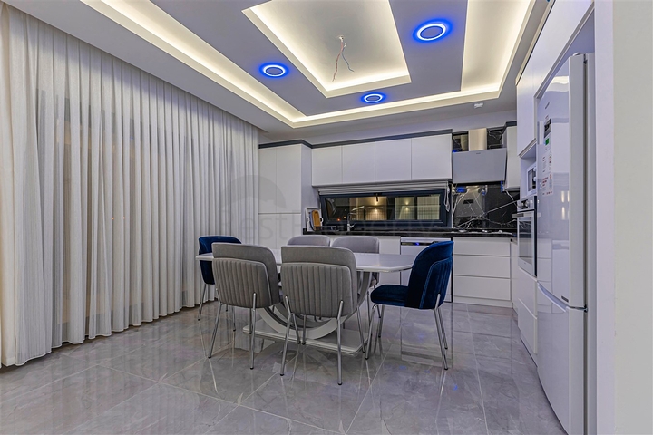 فيلا 3 + 2 في منطقة بيليك أنطاليا 