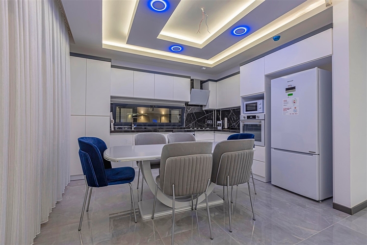 فيلا 3 + 2 في منطقة بيليك أنطاليا 