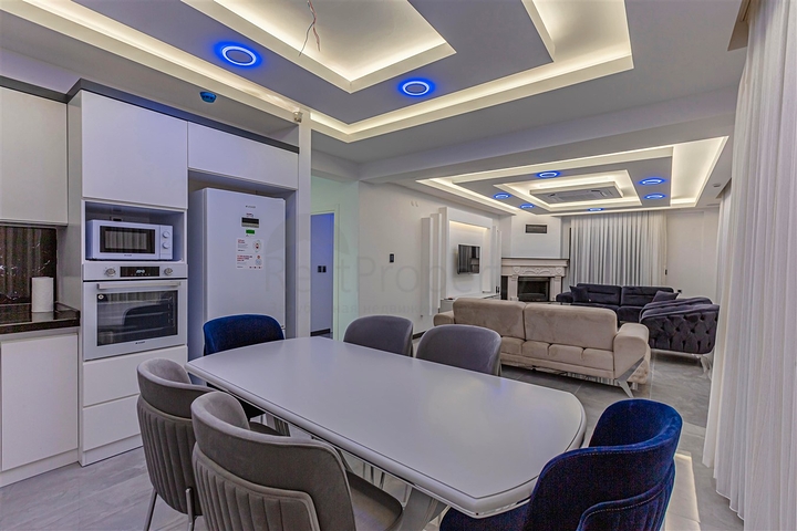 فيلا 3 + 2 في منطقة بيليك أنطاليا 