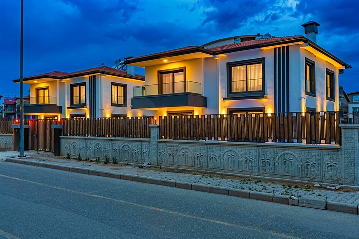 فيلا 3 + 2 في منطقة بيليك أنطاليا 