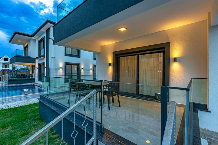 فيلا 3 + 2 في منطقة بيليك أنطاليا 