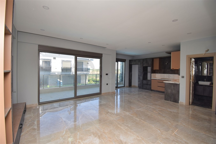 شقق دوبلكس 1+1 ، 2+1 و 4+1 في منطقة بيليك أنطاليا 