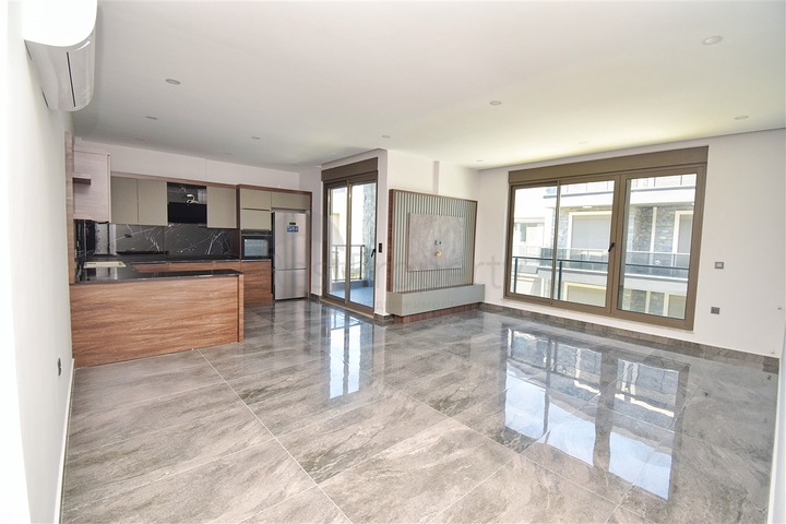 شقق في شقق دوبلكس 2+1 و 4+1 في منطقة بيليك - أنطاليا 