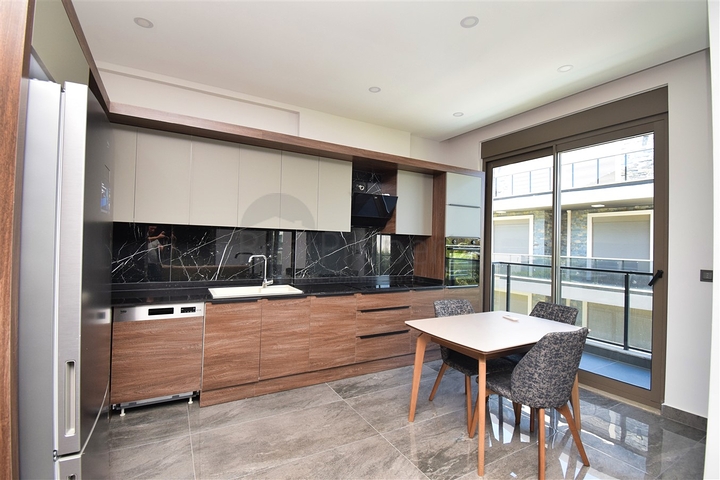 شقق في شقق دوبلكس 2+1 و 4+1 في منطقة بيليك - أنطاليا 