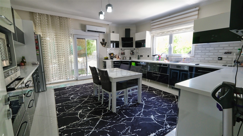 فيلا 4+1 في دوشيمالتي-منطقة أنطاليا 