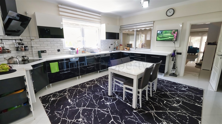 فيلا 4+1 في دوشيمالتي-منطقة أنطاليا 