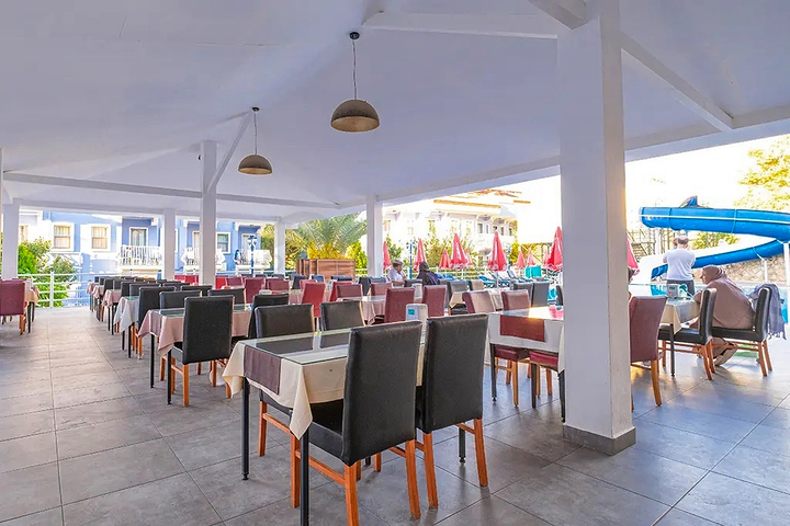 فندق من 57 غرفة في منطقة فتحية-أنطاليا معروض للبيع 