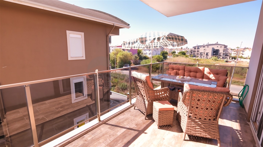 شقة 4 + 1 في منطقة بيليك أنطاليا 