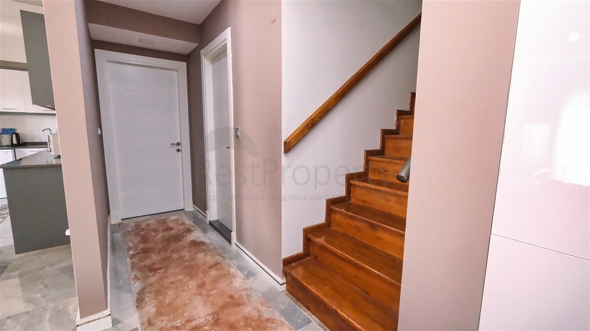 شقة 4 + 1 في منطقة بيليك أنطاليا 