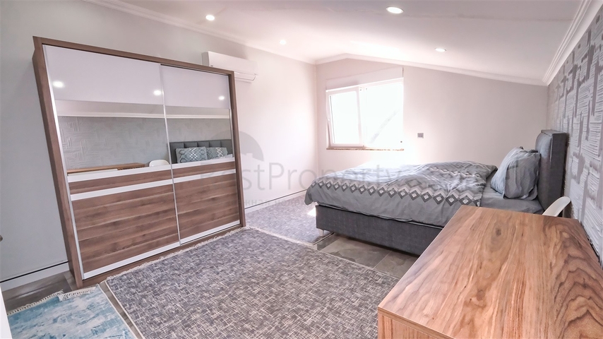 شقة 4 + 1 في منطقة بيليك أنطاليا 