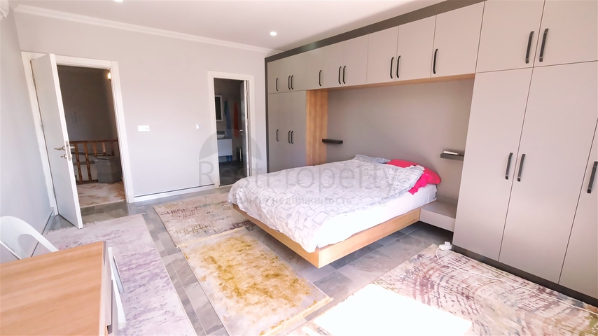 شقة 4 + 1 في منطقة بيليك أنطاليا 