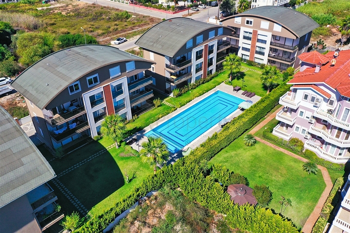 شقة 4 + 1 في منطقة بيليك أنطاليا 