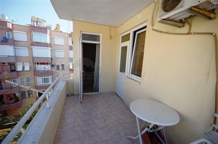 شقة مؤثثة بالكامل في مركز مدينة ألانيا بسعر مغري جداً