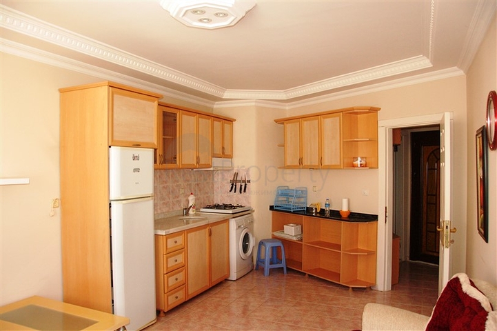 شقة مؤثثة بالكامل في مركز مدينة ألانيا بسعر مغري جداً