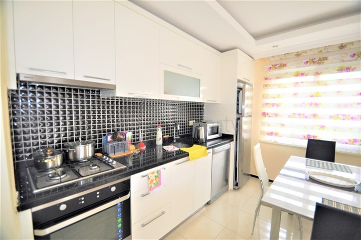 شقة مفروشة 2 + 1 في كستل