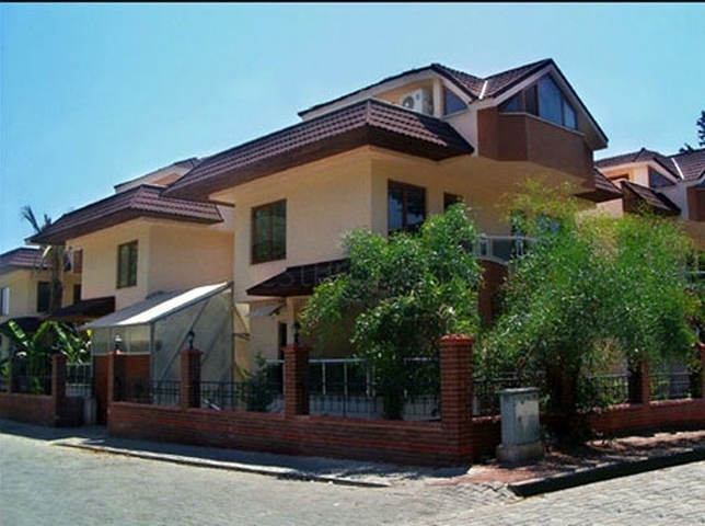 فيلات توأم في كيمير مع 5 غرف نوم بالقرب من البحر