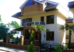 فيلات توأم في كيمير مع 5 غرف نوم بالقرب من البحر