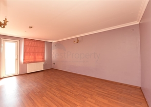 فيلا اطلالة بحرية في الانيا - مستقلة - تصميم 5 غرف وصالة - في مركز الانيا