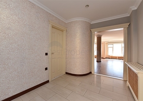 فيلا اطلالة بحرية في الانيا - مستقلة - تصميم 5 غرف وصالة - في مركز الانيا