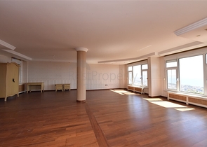 فيلا اطلالة بحرية في الانيا - مستقلة - تصميم 5 غرف وصالة - في مركز الانيا