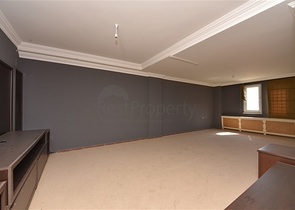 فيلا اطلالة بحرية في الانيا - مستقلة - تصميم 5 غرف وصالة - في مركز الانيا