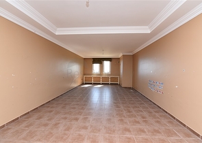 فيلا اطلالة بحرية في الانيا - مستقلة - تصميم 5 غرف وصالة - في مركز الانيا