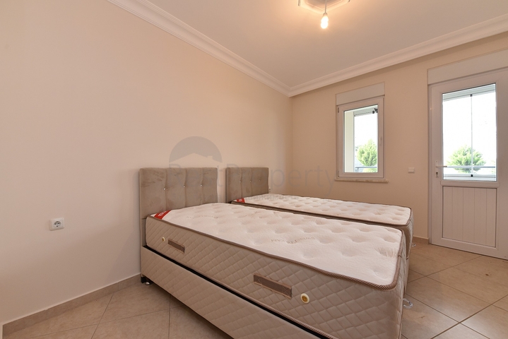 ضمن منطقة سكنية هادئة - شقة غرفتين وصالة مفروشة - في افسلار غرب الانيا 